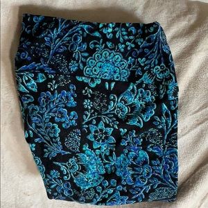 LuLaRoe leggings.